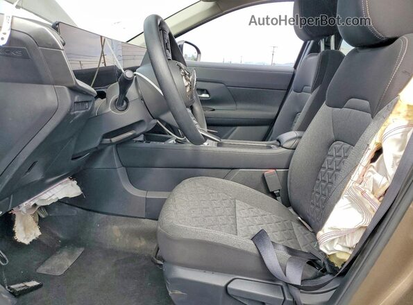 3N8AP6CE7TL346147 2026 NISSAN KICKS Brown Widok wnętrza z przodu