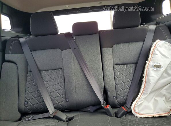 3N8AP6CE7TL346147 2026 NISSAN KICKS Brown Widok tylnych siedzeń