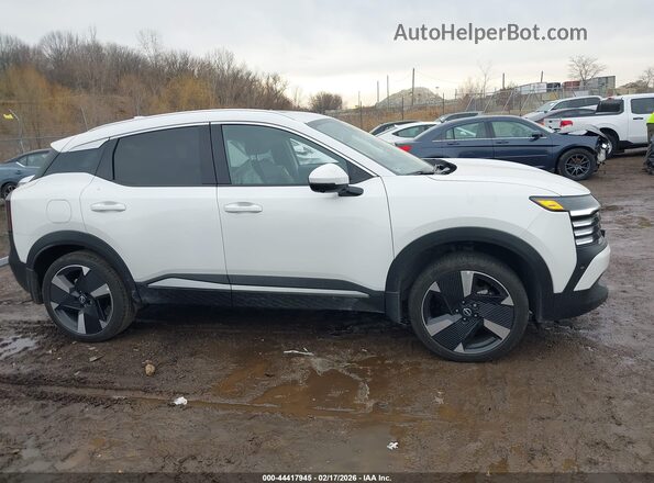3N8AP6DC1SL308490 2025 NISSAN KICKS White Rear interior view