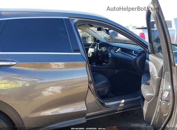 3PCAJ5BA6NF108927 2022 INFINITI QX50 Gray Front interior view