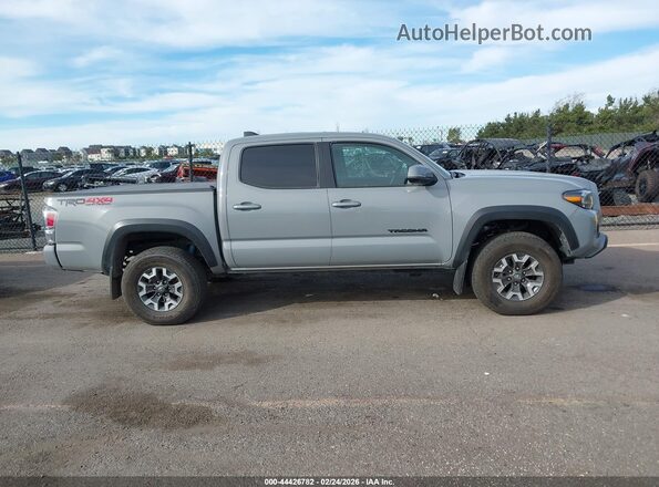 3TMCZ5AN4MM435861 2021 TOYOTA TACOMA Серый Вид задней части салона