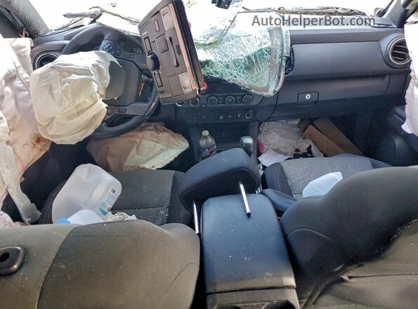 3TMCZ5AN4PM557902 2023 TOYOTA LE Белый Вид панели приборов