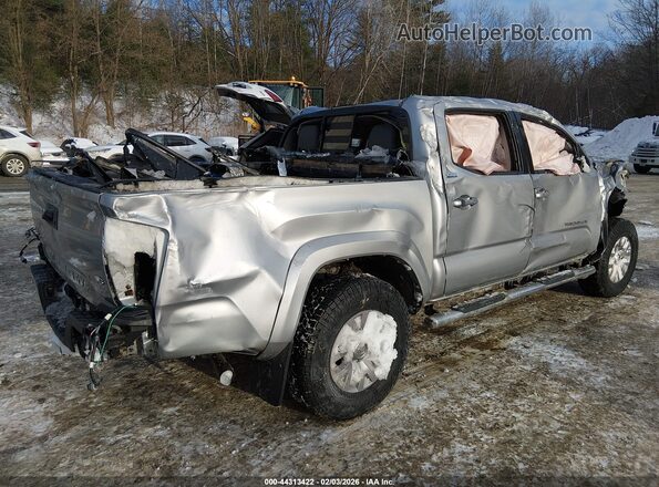 3TMCZ5AN6JM133872 2018 TOYOTA TACOMA Silver Задня права чверть