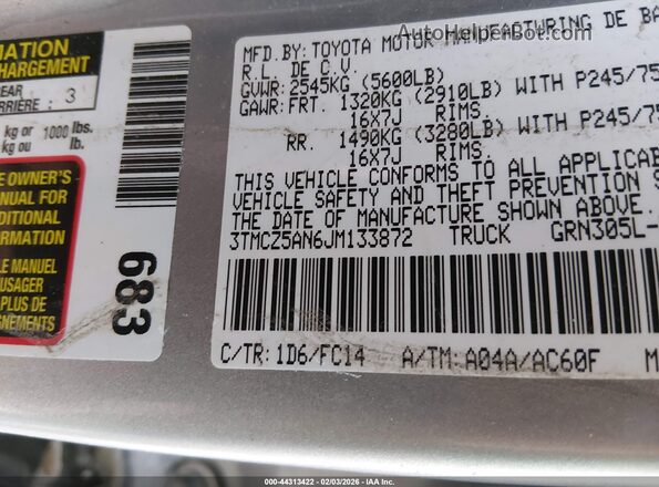 3TMCZ5AN6JM133872 2018 TOYOTA TACOMA Silver Вид підкапотного простору