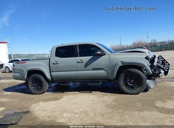 3TMCZ5AN7NM457676 2022 TOYOTA TACOMA Gray Widok wnętrza z tyłu