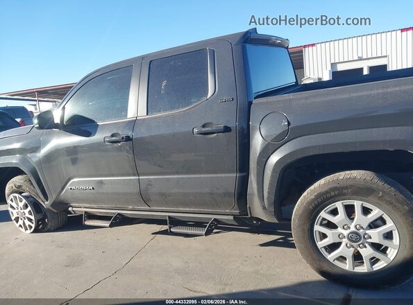 3TMKB5FNXSM039536 2025 TOYOTA TACOMA Black სალონის 360-გრადუსიანი ხედი
