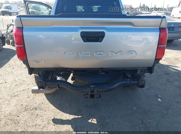 3TMLB5JN1TM215483 2026 TOYOTA TACOMA Silver Widok z przodu