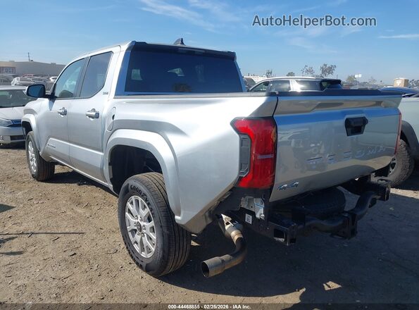 3TMLB5JN1TM215483 2026 TOYOTA TACOMA Silver Tył lewy