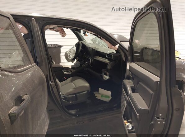 3TMLB5JN4RM087006 2024 TOYOTA TACOMA Gray Widok wnętrza z przodu