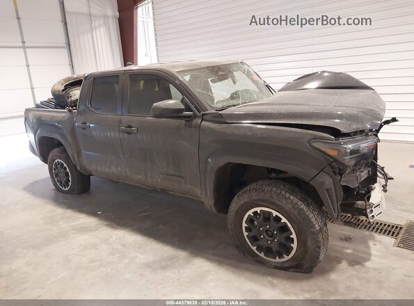 3TMLB5JN4RM087006 2024 TOYOTA TACOMA Gray Widok wnętrza 360 stopni
