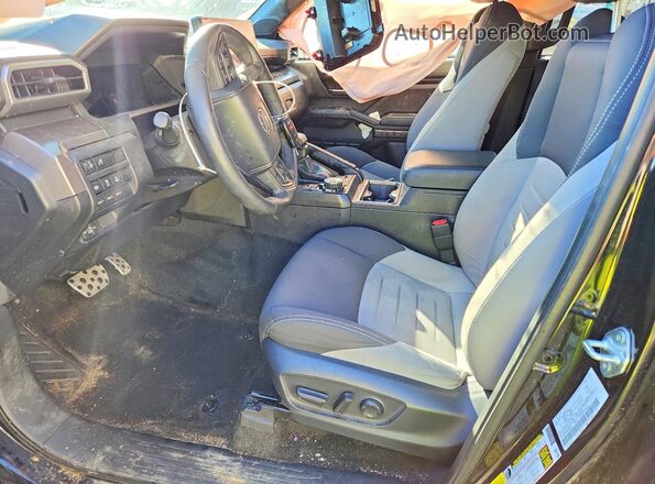 3TMLB5JN8RM020327 2024 TOYOTA LE Black Front interior view