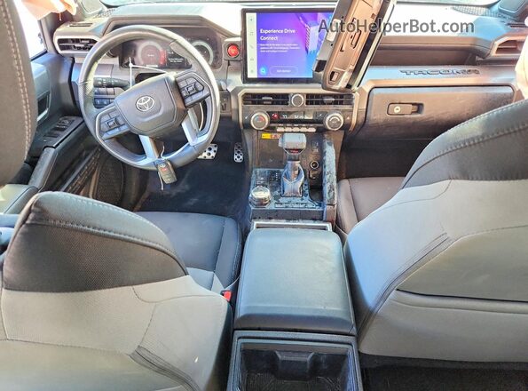 3TMLB5JN8RM020327 2024 TOYOTA LE Black Dashboard view