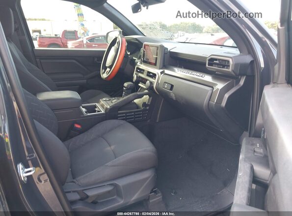 3TYKB5FN7ST029518 2025 TOYOTA TACOMA Gray Vista interior delantera