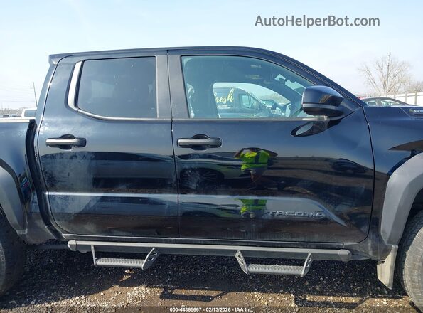 3TYLC5LN4RT013891 2024 TOYOTA TACOMA HYBRID Black უკანა სალონის ხედი