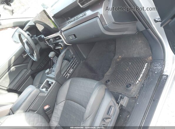 3TYLC5LN6ST022470 2025 TOYOTA TACOMA HYBRID Silver Սալոնի դիմացի տեսք
