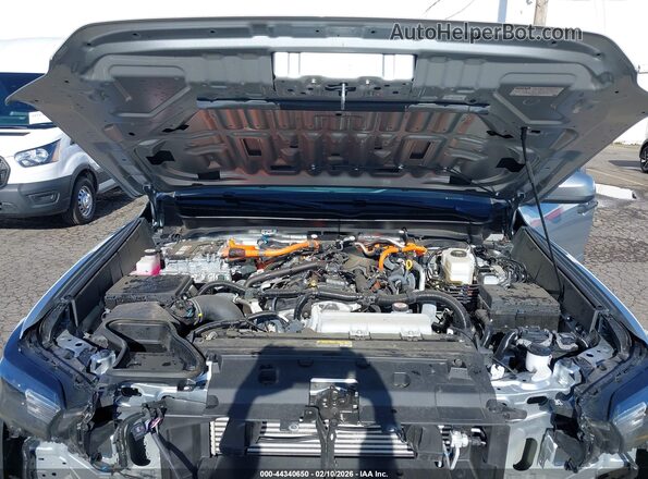 3TYLC5LN7RT006904 2024 TOYOTA TACOMA HYBRID Silver Rear view