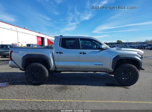 3TYLC5LN7RT006904 2024 TOYOTA TACOMA HYBRID Silver 360 interior view
