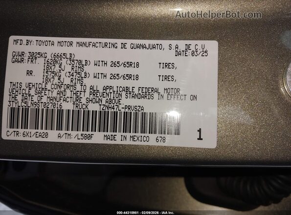 3TYLC5LN9ST027016 2025 TOYOTA TACOMA HYBRID Green Engine compartment view