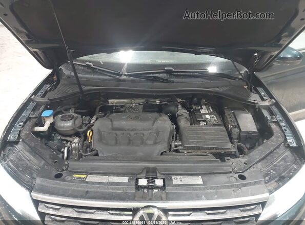3VV2B7AX5KM112981 2019 VOLKSWAGEN TIGUAN Green Rear view