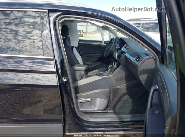 3VV3B7AX2PM123349 2023 VOLKSWAGEN TIGUAN Black Սալոնի դիմացի տեսք