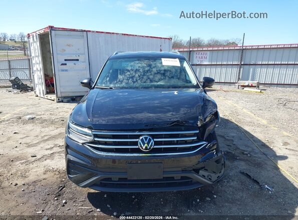 3VV3B7AX2PM123349 2023 VOLKSWAGEN TIGUAN Black Սալոնի հետևի տեսք