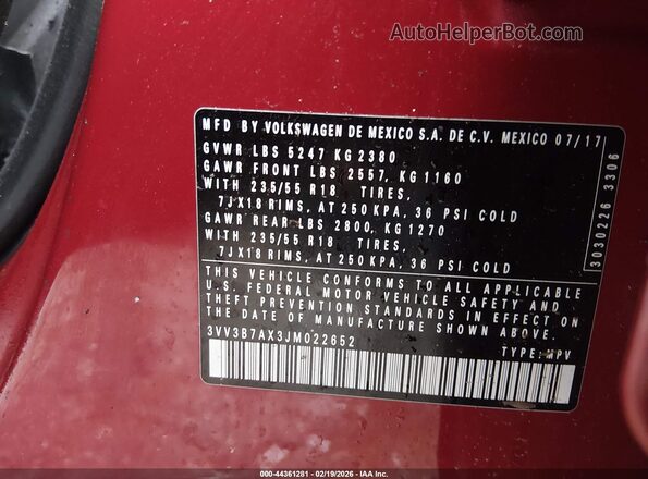 3VV3B7AX3JM022652 2018 VOLKSWAGEN TIGUAN Red Engine compartment view