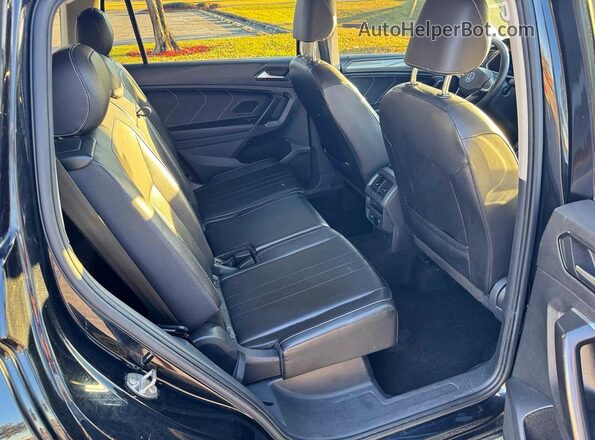 3VV3B7AX3NM020955 2022 VOLKSWAGEN TIGUAN Черный Вид сзади