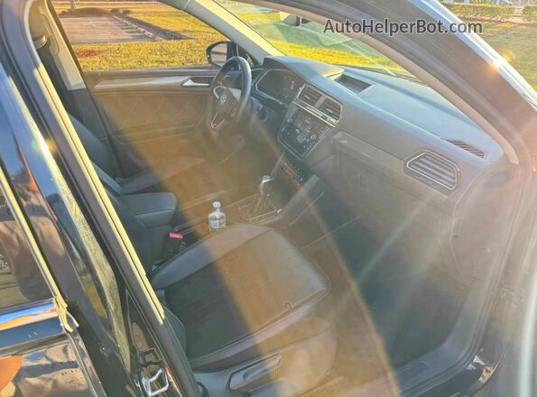 3VV3B7AX3NM020955 2022 VOLKSWAGEN TIGUAN Черный Вид спереди