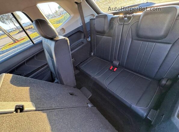 3VV3B7AX3NM020955 2022 VOLKSWAGEN TIGUAN Черный Вид задней части салона