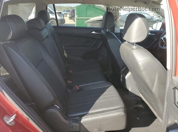 3VV3B7AX4RM161622 2024 VOLKSWAGEN TIGUAN Red Widok wnętrza z tyłu