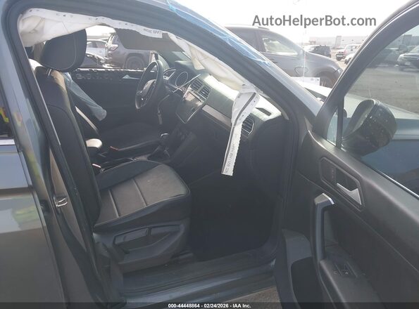 3VV3B7AX6MM094384 2021 VOLKSWAGEN TIGUAN Gray წინა სალონის ხედი