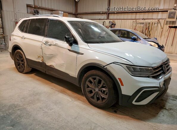 3VV3B7AX6NM112514 2022 VOLKSWAGEN TIGUAN White Przód prawy