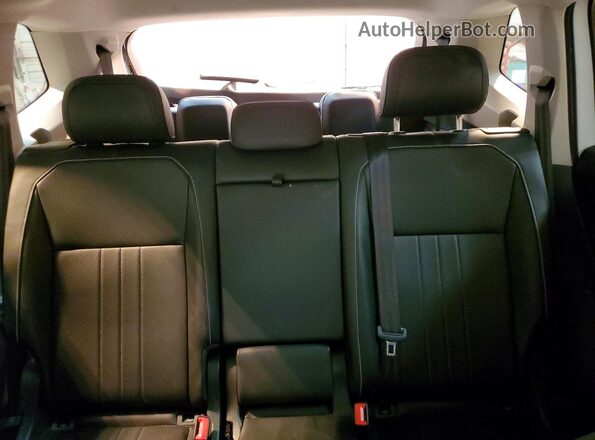 3VV3B7AX6NM112514 2022 VOLKSWAGEN TIGUAN White Widok tylnych siedzeń