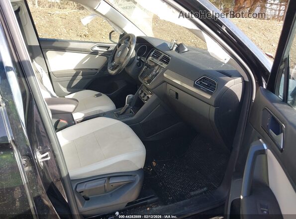 3VV3B7AX9JM079759 2018 VOLKSWAGEN TIGUAN Black Front interior view