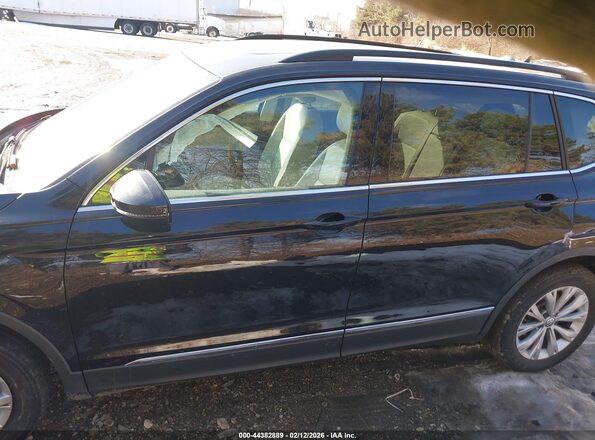 3VV3B7AX9JM079759 2018 VOLKSWAGEN TIGUAN Black 360 interior view