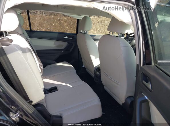 3VV3B7AX9JM079759 2018 VOLKSWAGEN TIGUAN Black VIN sticker view