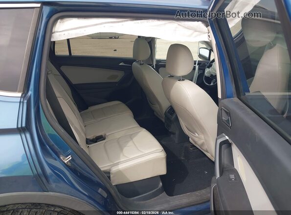 3VV4B7AX4JM012040 2018 VOLKSWAGEN TIGUAN Blue Вид наклейки з VIN-кодом