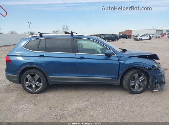 3VV4B7AX4JM012040 2018 VOLKSWAGEN TIGUAN Blue Вид задньої частини салону