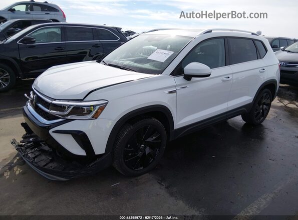 3VV4X7B28RM089350 2024 VOLKSWAGEN TAOS White Передня ліва чверть