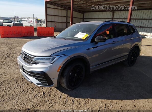 3VV8B7AX0NM169412 2022 VOLKSWAGEN TIGUAN Серебряный Передняя левая четверть