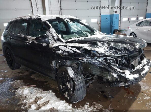 3VV8B7AX7RM032571 2024 VOLKSWAGEN TIGUAN Черный Вид спереди