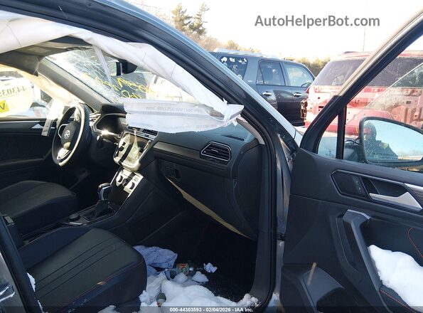 3VVAB7AX8RM225247 2024 VOLKSWAGEN TIGUAN Gray Widok wnętrza z przodu
