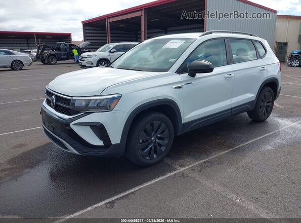 3VVCX7B21NM017928 2022 VOLKSWAGEN TAOS White Przód lewy