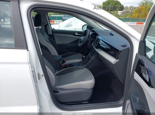 3VVCX7B21NM017928 2022 VOLKSWAGEN TAOS White Widok wnętrza z przodu