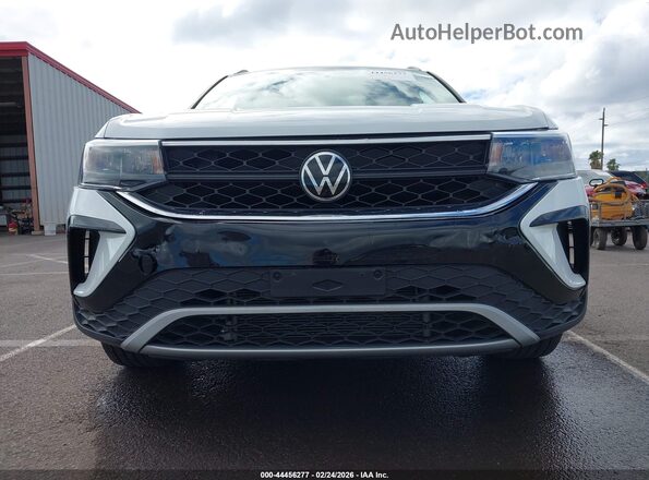 3VVCX7B21NM017928 2022 VOLKSWAGEN TAOS White Widok z przodu
