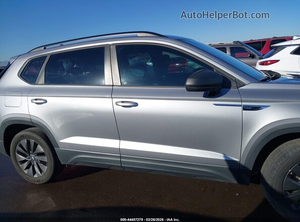 3VVCX7B24PM331284 2023 VOLKSWAGEN TAOS Silver Vista interior trasera