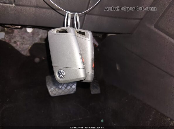 3VVEX7B23PM339790 2023 VOLKSWAGEN TAOS Синий Вид панели приборов