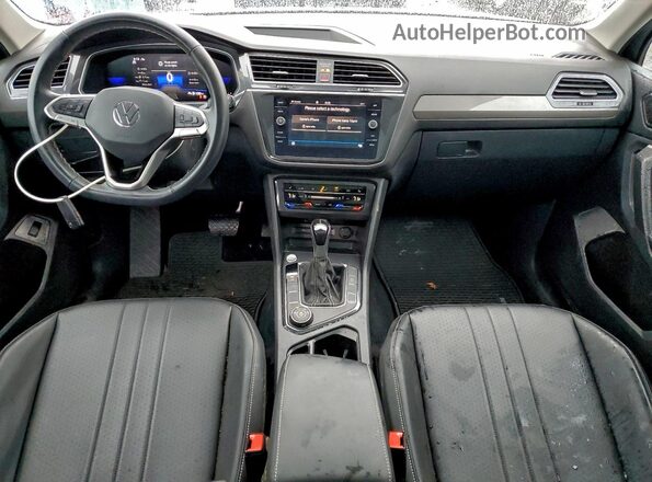 3VVMB7AX7RM039728 2024 VOLKSWAGEN TIGUAN Gray Vista del salpicadero