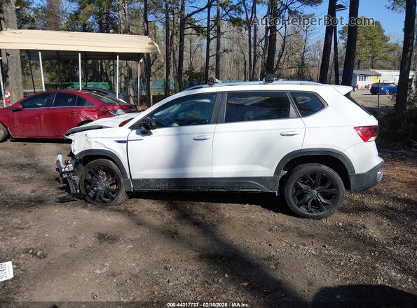 3VVSX7B24RM001630 2024 VOLKSWAGEN TAOS Белый Панорамный вид салона 360°