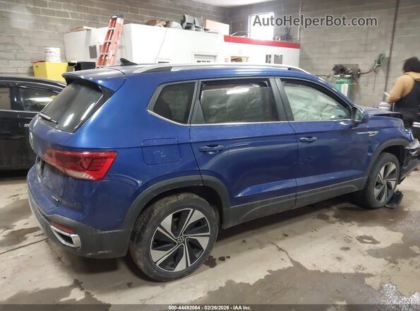 3VVVX7B21RM067792 2024 VOLKSWAGEN TAOS Blue Widok wnętrza 360 stopni